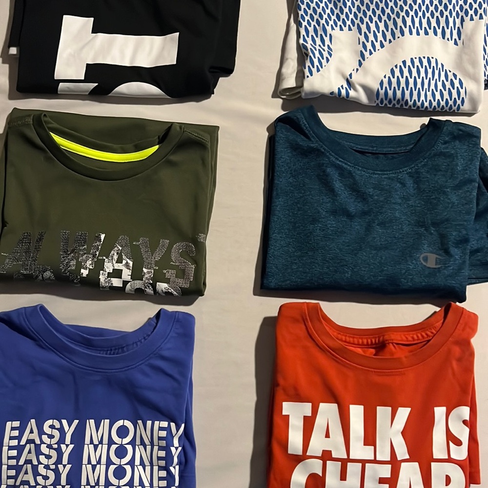 Bundle of boys t shirts